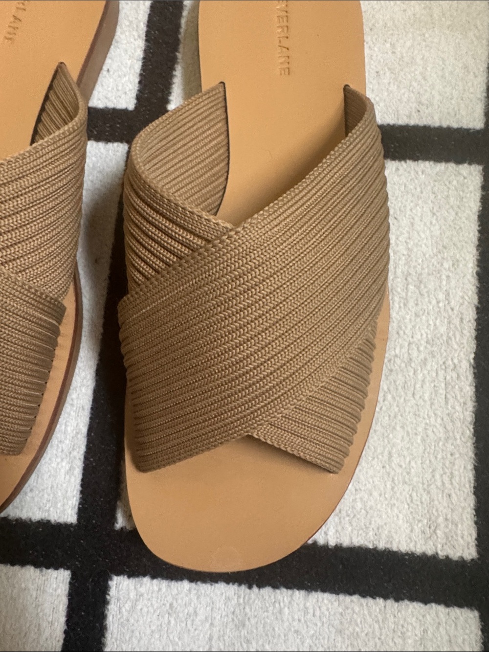 Everlane Tan Knit Crisscross Slide Sandals size 5.5 - Picture 2 of 5